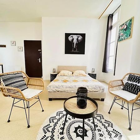 Appartement Confortable Laon Exterior photo