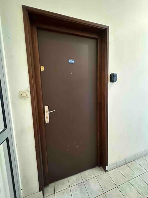 Appartement Confortable Laon Exterior photo
